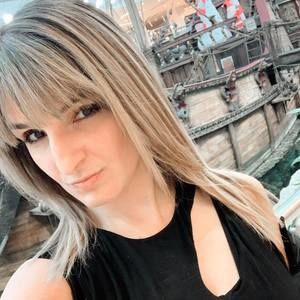 Meet your Posher, Tina